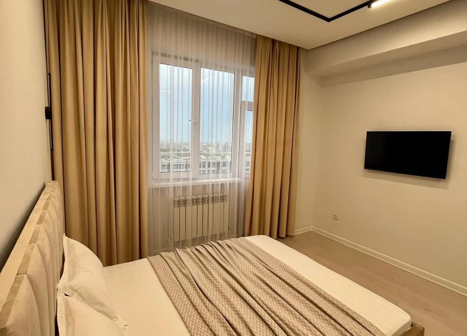 Апартаменты С Балконом Almaty
